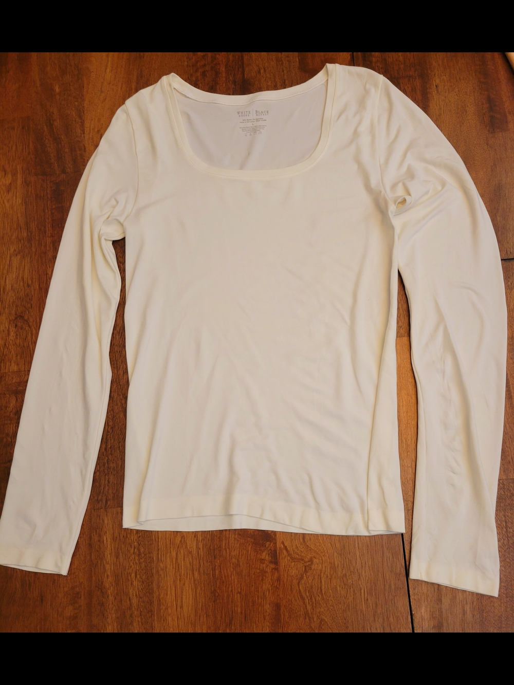 White House Black Market Cream Scoop Neck Long Sleeve Top